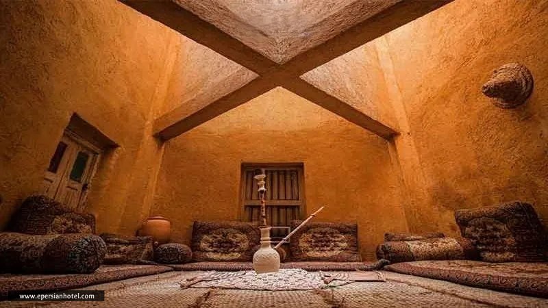فضای داخلی عمارت تک بادگیر کیش